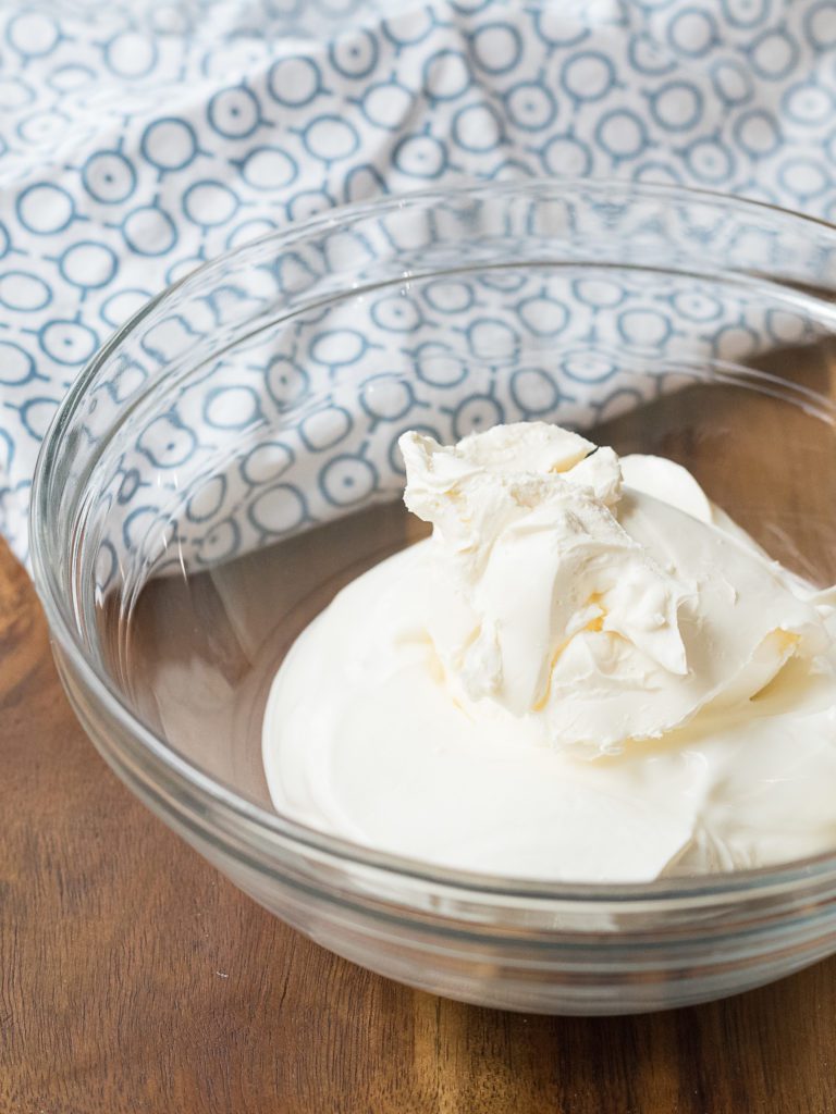 Easy Low Fat Spicy Cream Dip