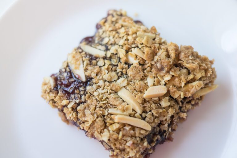 How To Make Blueberry Crumb Bars