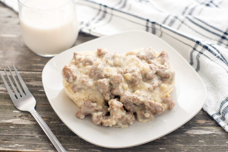 Simple Sausage Gravy {EASY}