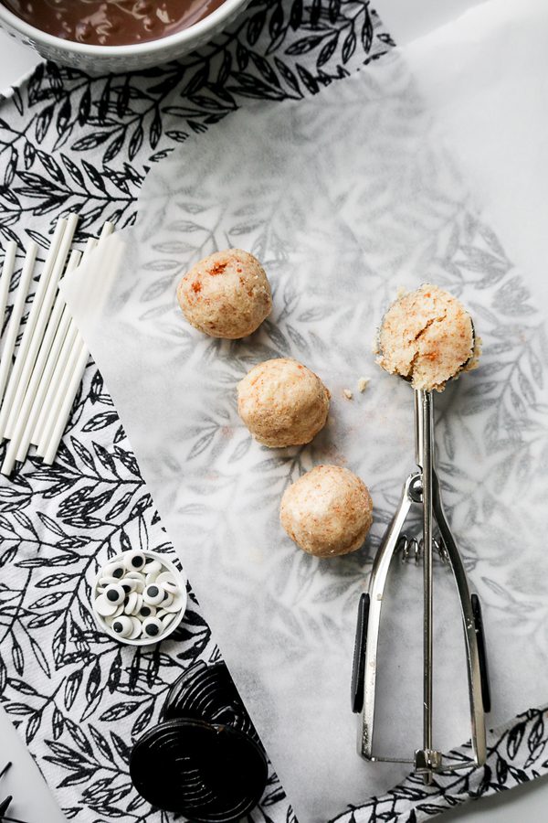 Cake Pops That Look Like Spiders