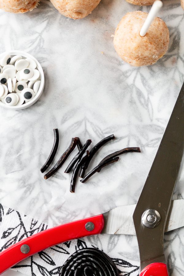 Cake Pops That Look Like Spiders