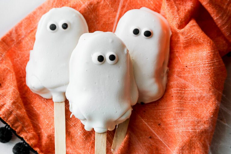 Cake Pops That Look Like Ghosts