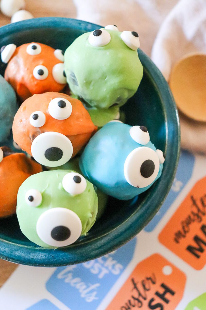 Oreo balls That Look Like friendly monsters
