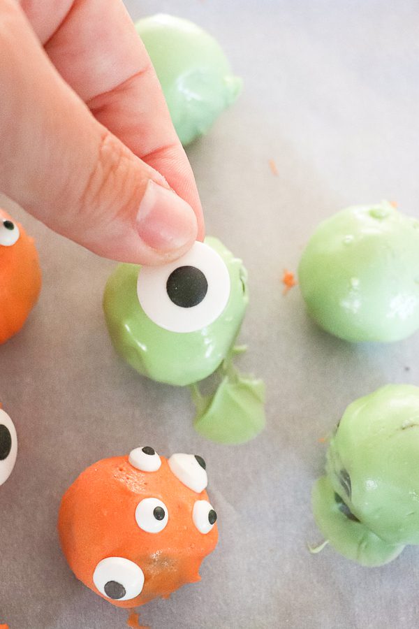 Oreo balls That Look Like friendly monsters