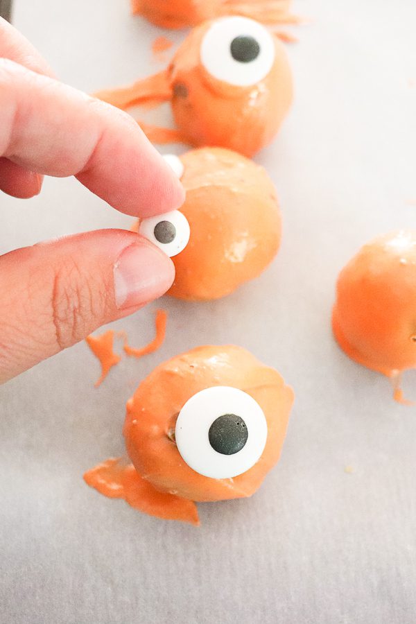 Oreo balls That Look Like friendly monsters
