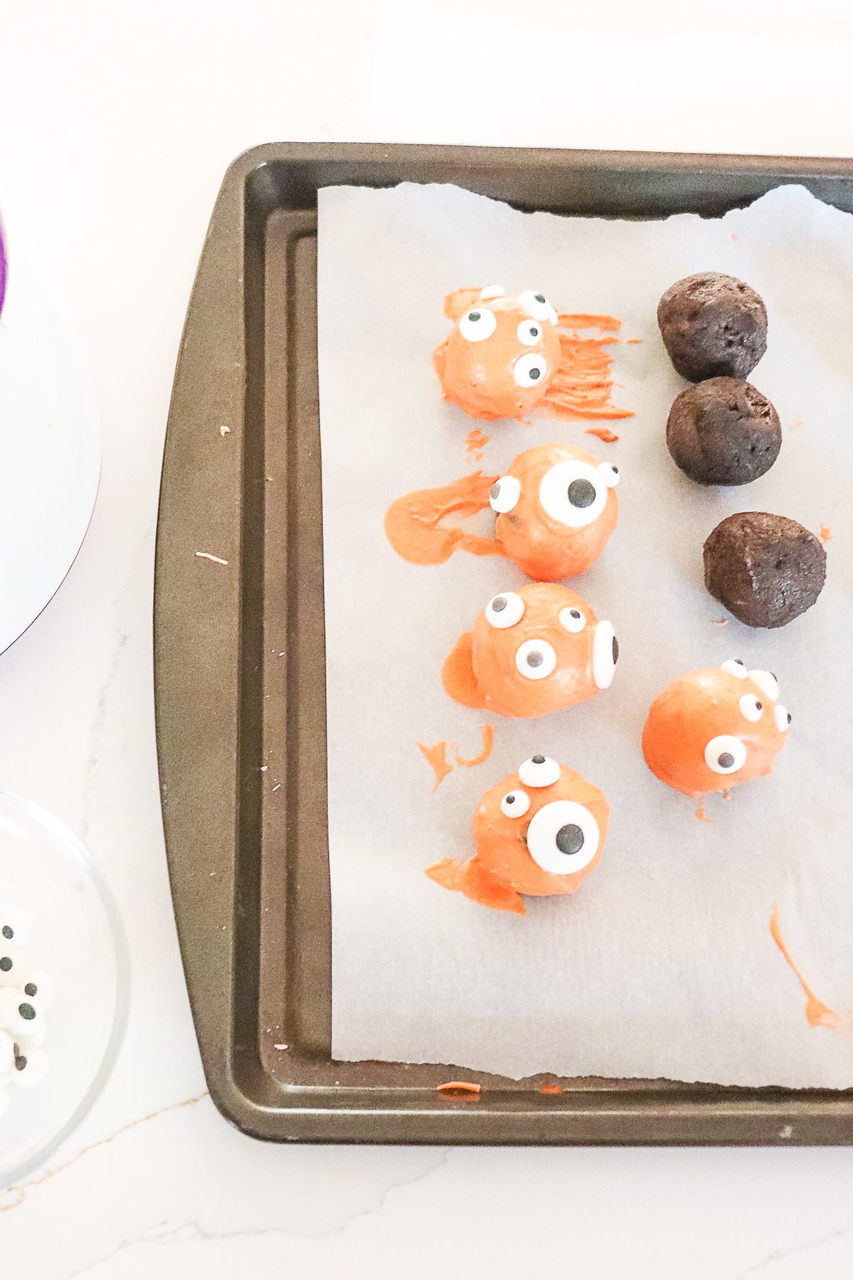 Oreo balls That Look Like friendly monsters
