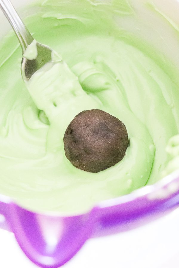 Oreo balls That Look Like friendly monsters