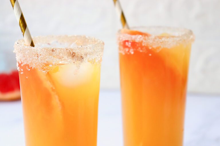 Palomas made for fall in a pitcher