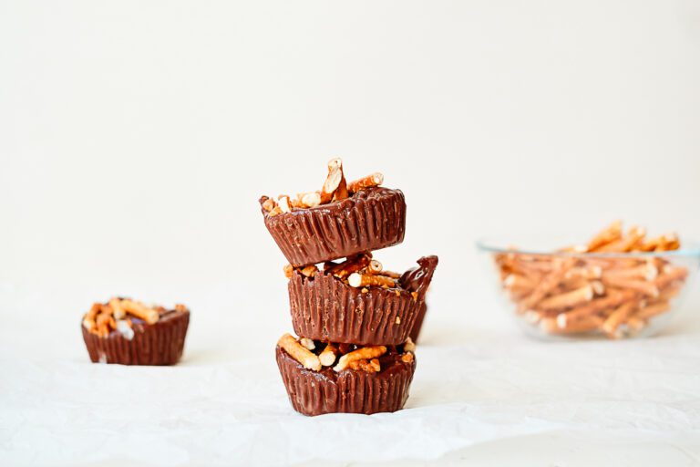 2 Ingredient fudge with pretzels on top