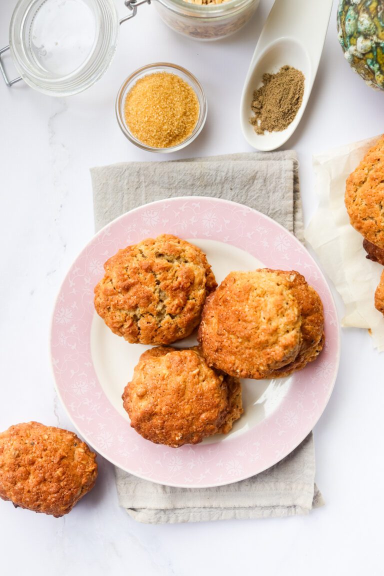 Cookies made with Oatmeal and Cardamom
