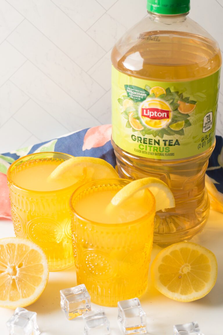 Refreshing drink mix made with Green Tea, lemonade and a splash pf bourbon- named after the professional golfer Arnold Palmer