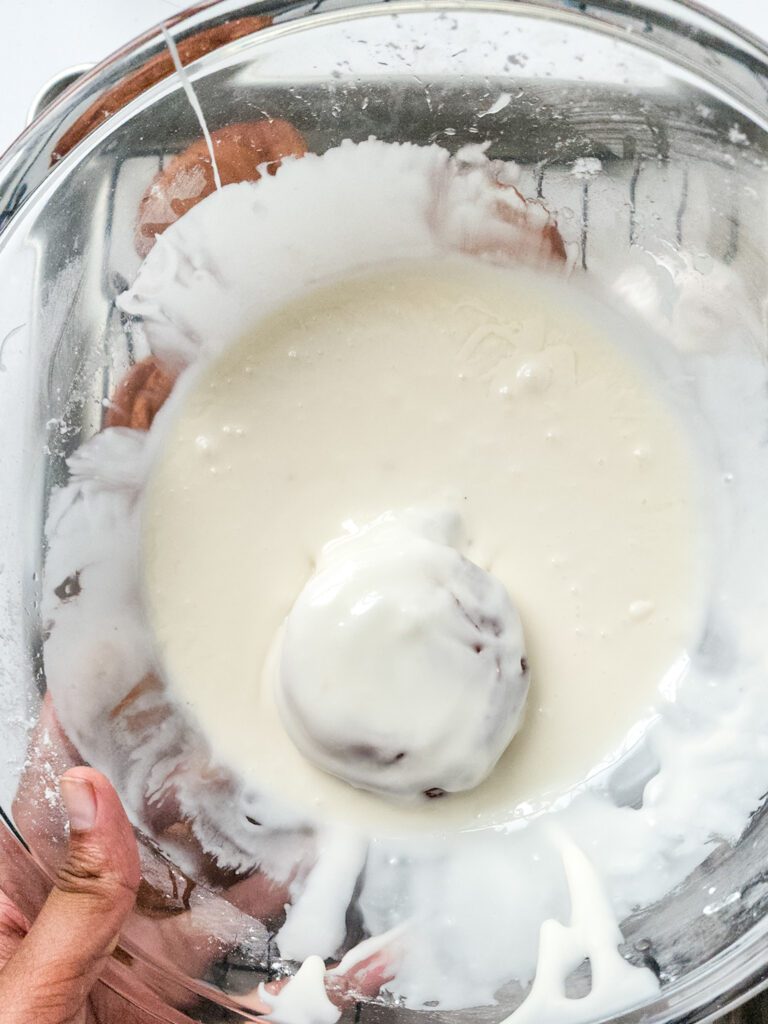 Easy Cinnamon Roll Glaze